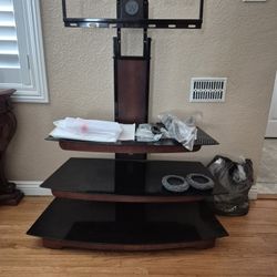Quality TV stand with built in mount.