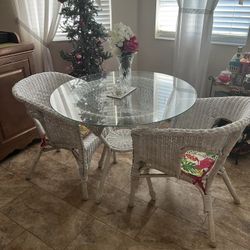 White Wicker Breakfast Table And Chairs