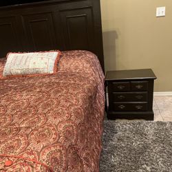 Queen Bed Frame And Night Stand/ Cama Y Burro 