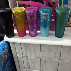 Starbucks Cups 