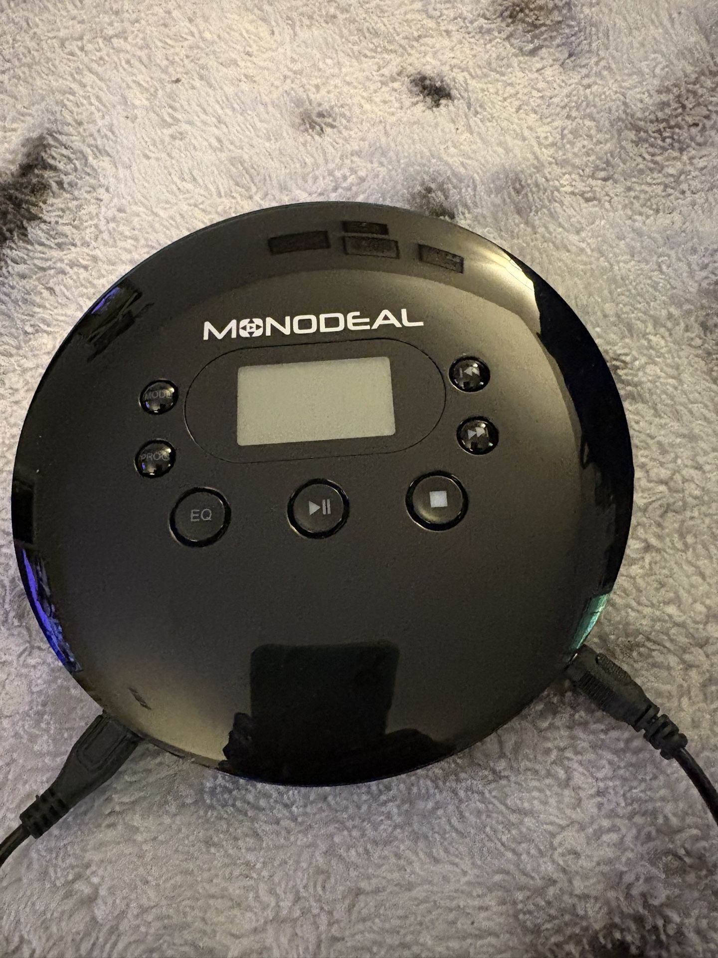 MONODEAL PORTABLE CD PLAYER