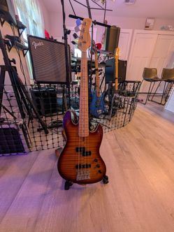 Bass guitar Marcus Miller U5