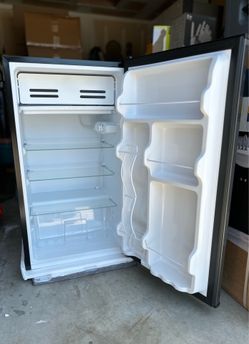 Midea 3.3 cu ft Mini Dorm Refrigerator with Freezer