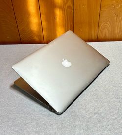 Apple MacBook Pro 15” Retina i7/16GB/500GB SSD $350