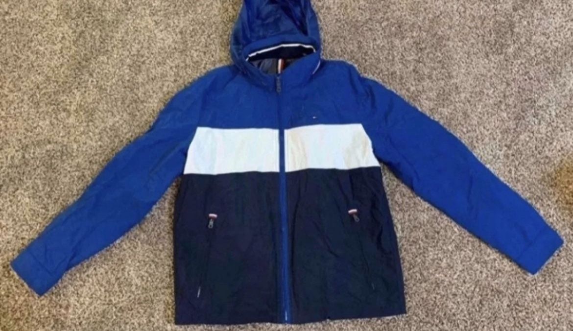 TOMMY HILFIGER JACKET MENS SIZE MEDIUM 