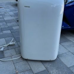 Toshiba Portable Air Conditioner and Dehumidifier