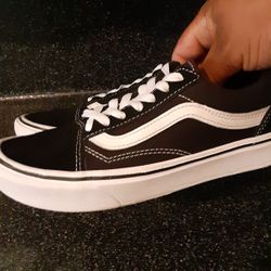 Vans womens 6.5 Good Condition 