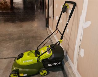 Battery powered lawn mower