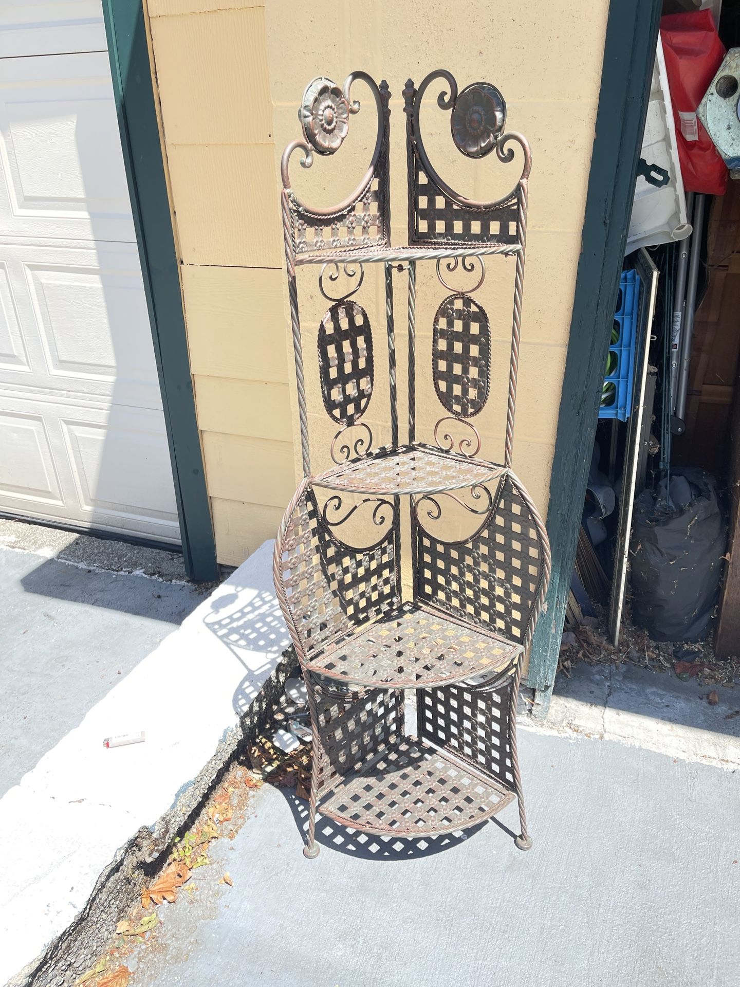 Metal 4 Shelf Corner Plant Stand 