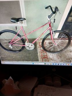 B EAUTIFUL VINTAGE NISHIKI ROAD BIKE