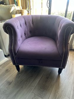 Elegant Plum Purple Velvet Accent Chair – Vintage Glam Style
