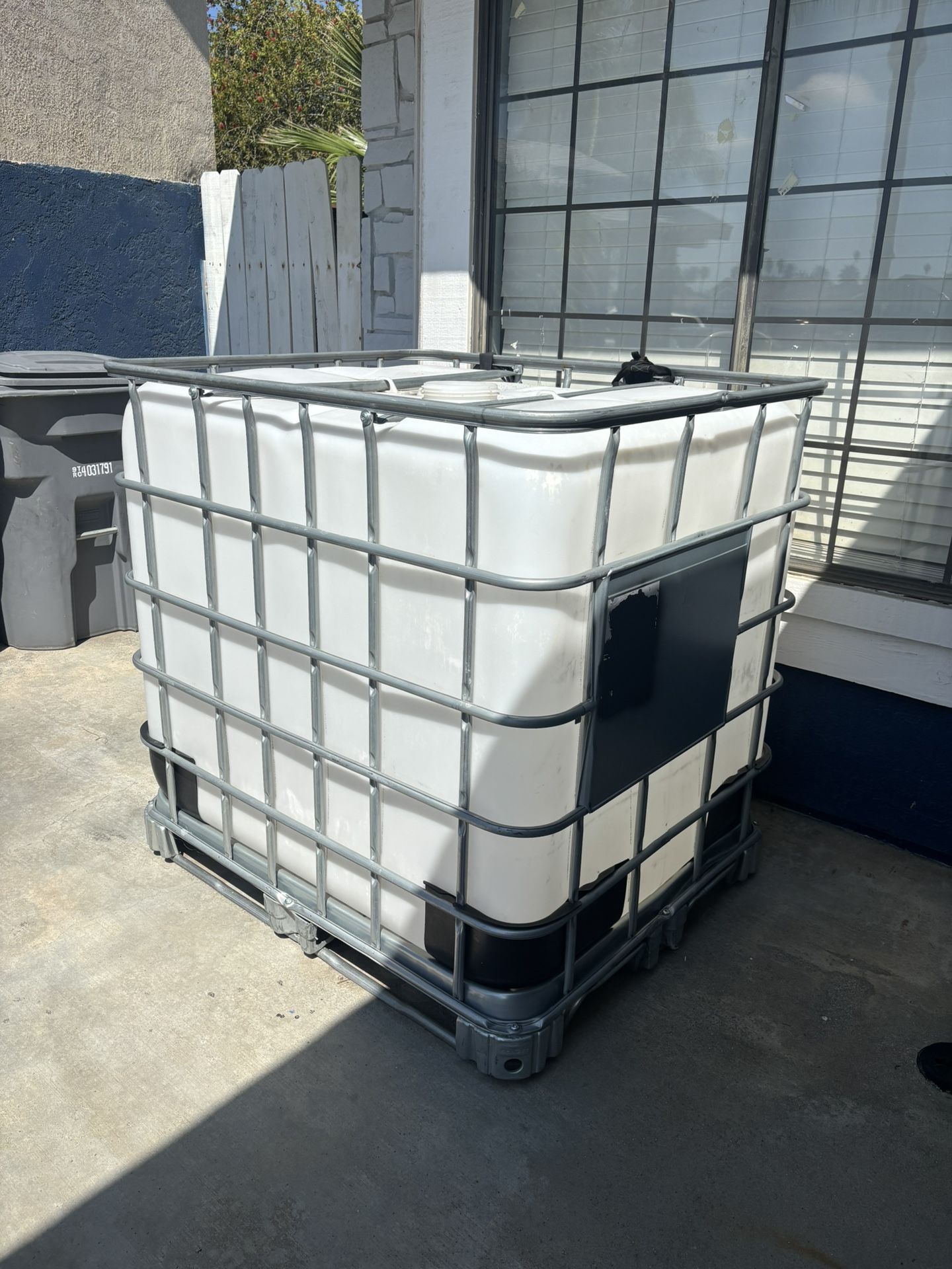 250 Gallon Water Tank