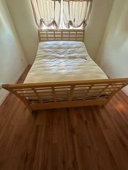 Adjustable Mattress w/ Wood Bed Frame & Remote