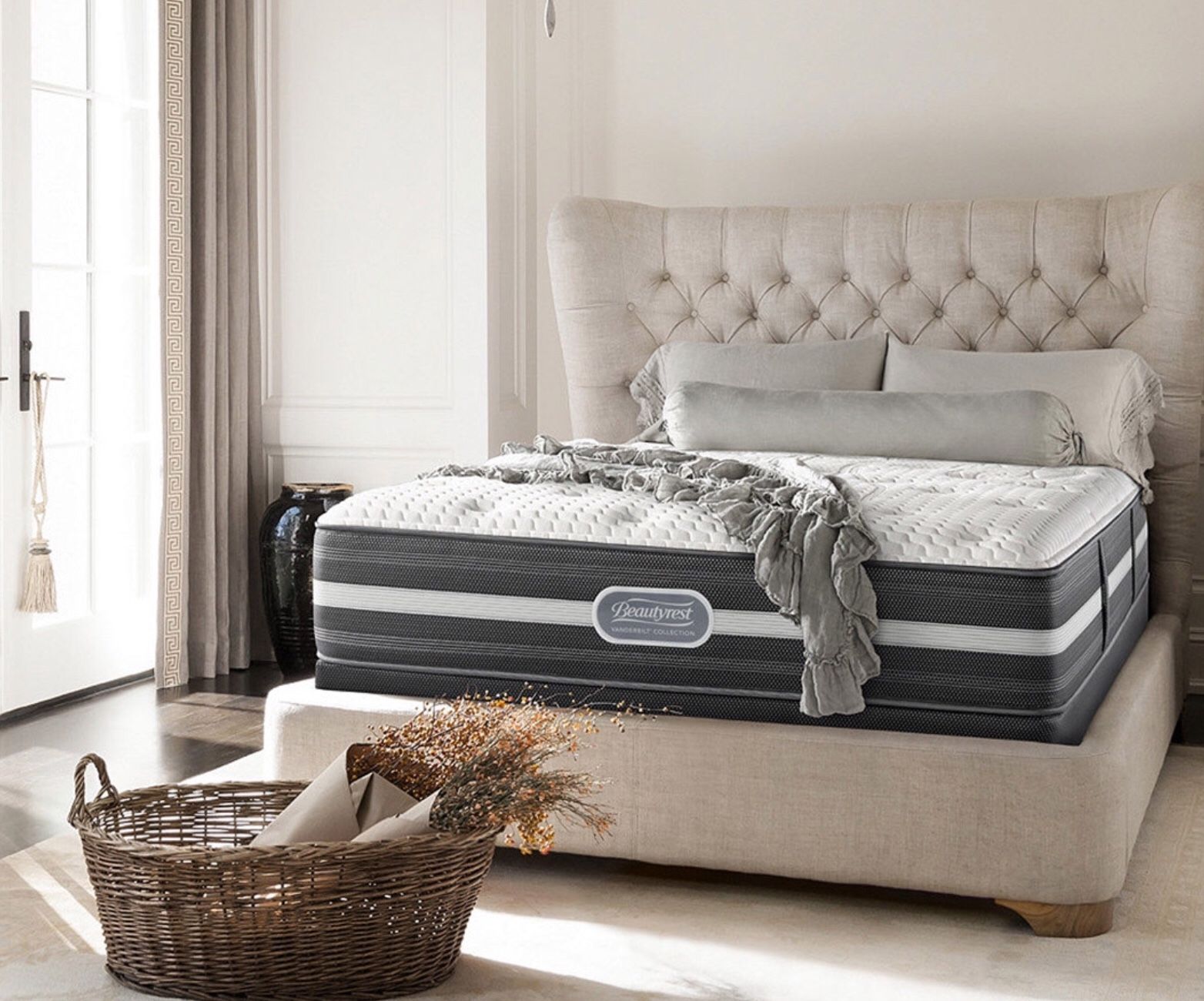 Beautyrest recharge world class Keaton extra firm 12” queen Mattress ! FACTORy SEALED