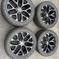 22-inch aftermarket gloss black "snowflake