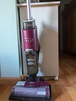 Shark WD100 HydroVac XL 3-in-1 Vacuum, Mop & Self-Cleaning System - runs perfectly 