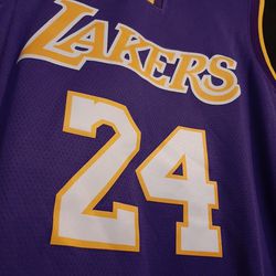 Nike Men's Lakers Kobe Bryant Swingman Jersey Top