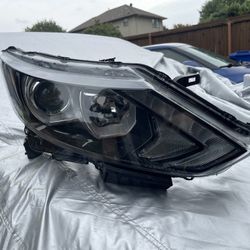 Nissan Rogue Sport Headlight Right Passenger