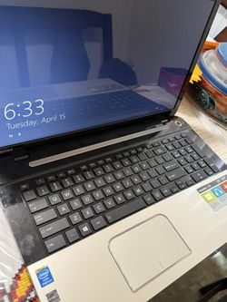 TOSHlBA  Window 8  Tiene Contra Seña 