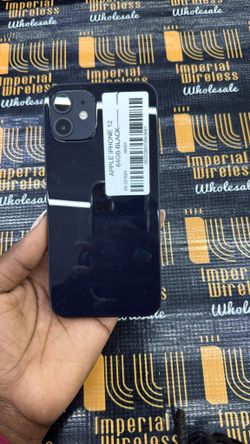 Apple iPhone 12 – 64GB (Black | Phone Only)