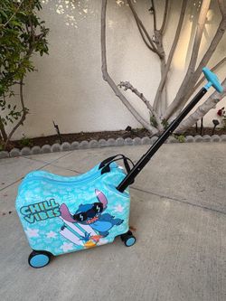 Disney Stitch Chill Vibes Children's Ride-On Luggage