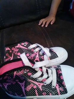 Girl shoes