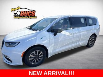 2024 Chrysler Pacifica Hybrid