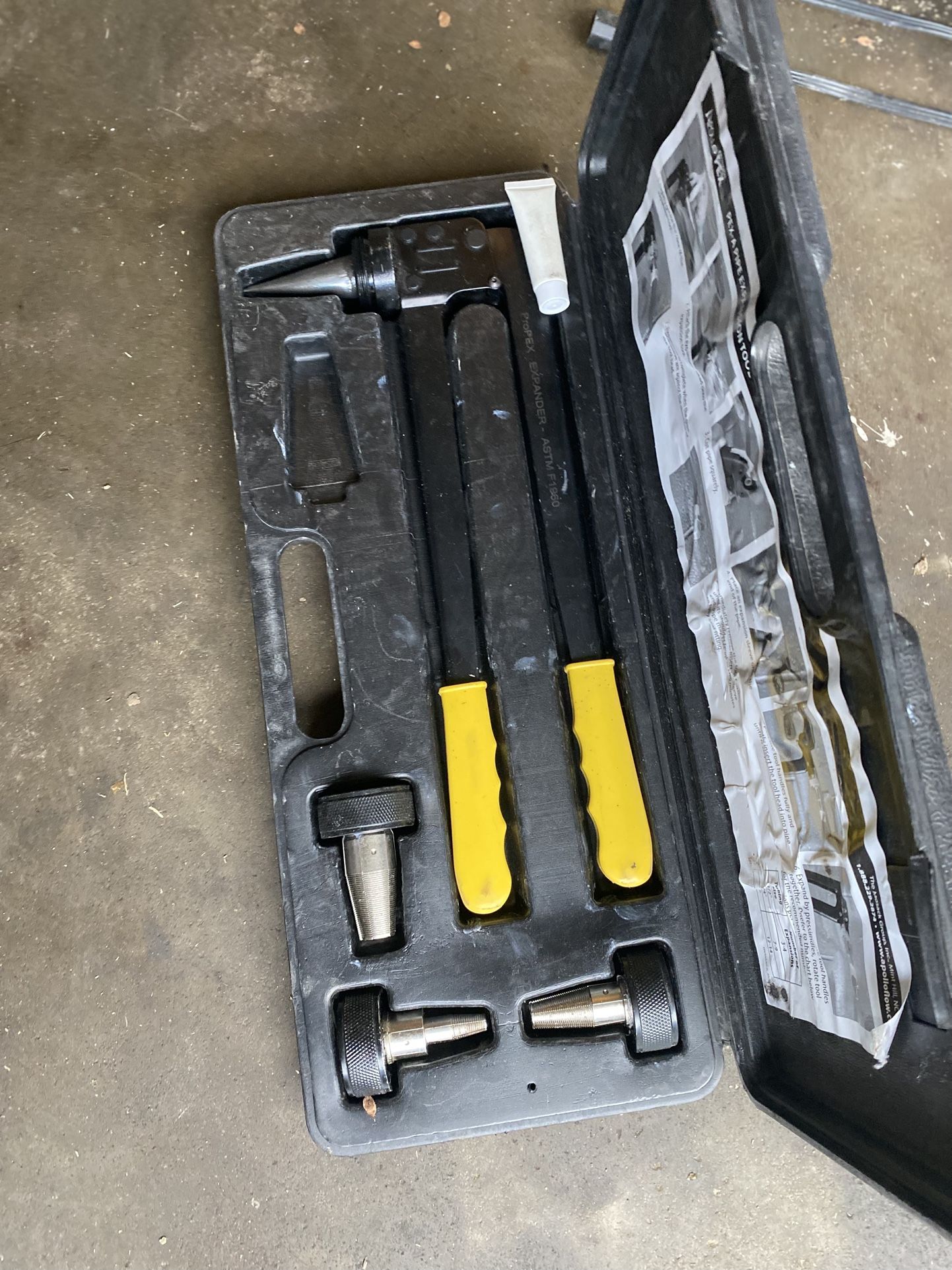 Pex A Expansion Tool Kit With 1/2, 3/4 ,and 1 In Expander Heads