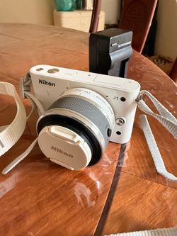 Nikon 1 J1