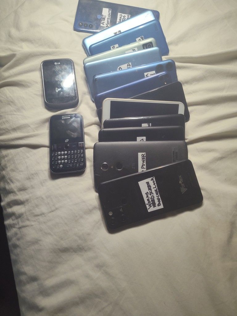 Lot Of 15 Broken Phones Some Work Some Don't