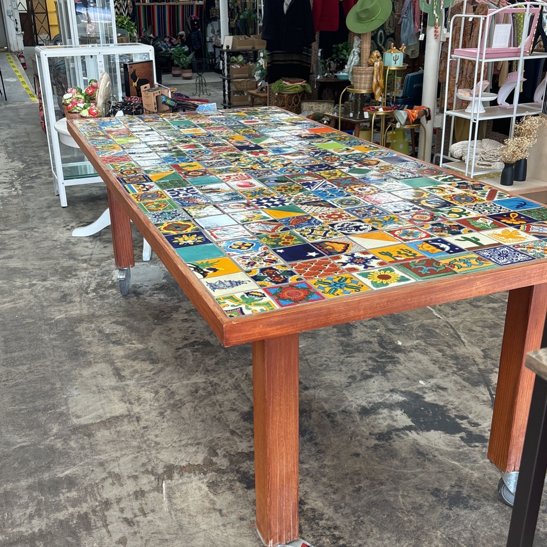 AMAZING TILE TABLE
