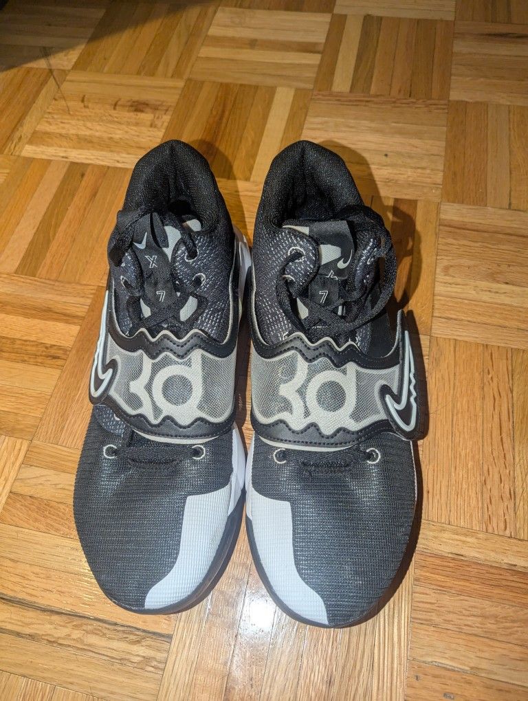 *EXCELLENT CONDITION* Nike KD 14 Basketball shoes