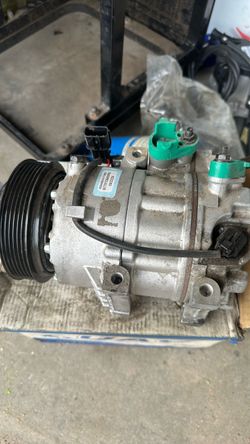 Automotive AC Compressor with Clutch Pulley