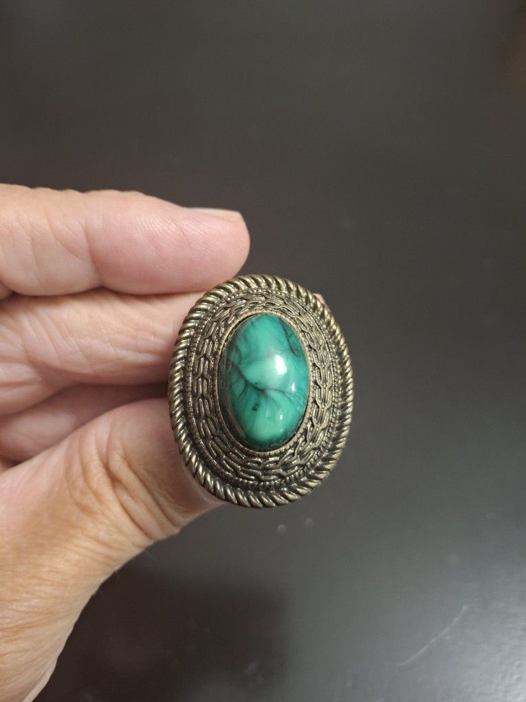 Vintage Costume Jewelry Ring Oval Faux Turquoise Green Size 6-8 Adjustable