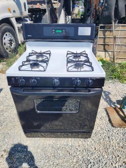 Kenmore Stove Very Clean Works Good