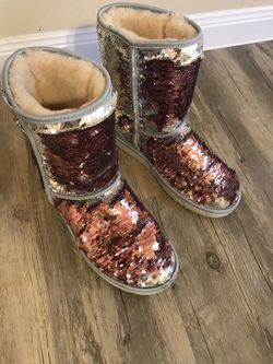 Women’s Sequin UGGS SZ 10