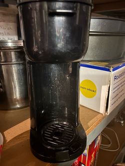 Single cup coffee maker