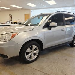 2014 Subaru Forester 2.5I Premium C L E A N !