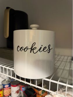 Ceramic cookie jar