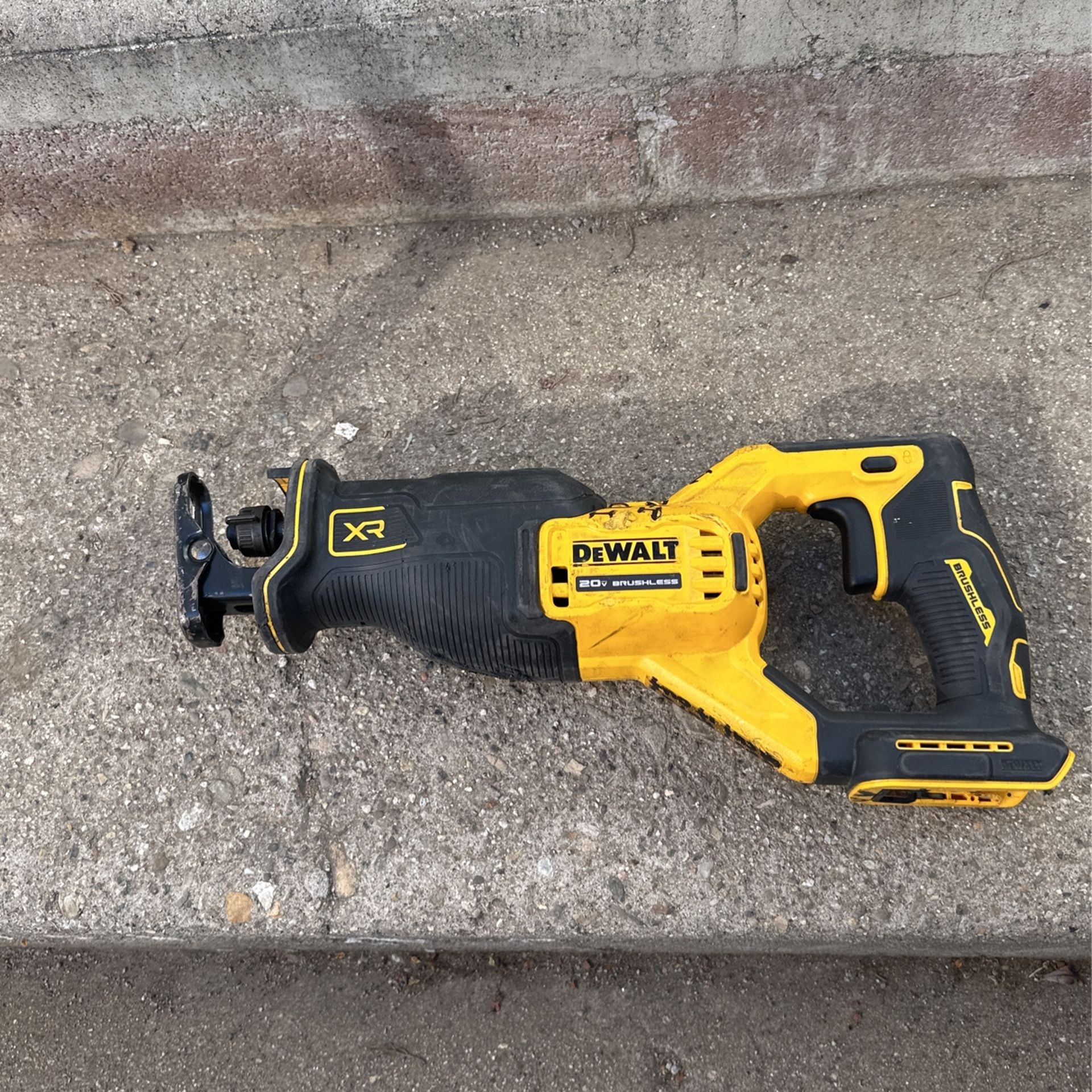 Dewalt Saw