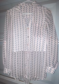 ladies meshy long sleeve top (size S/M)