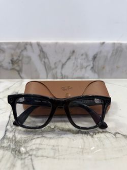 Ray-Ban Meta Wayfarer Smart Glasses Black Frames w/ Charging Case  (Gen 1)