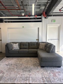 Gray L-Chaise Sectional Couch (Free Delivery 🚚)