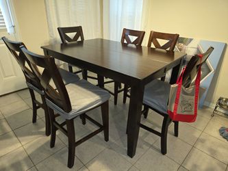 Dinning room Table
