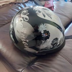 Ladies motorcycle helmet