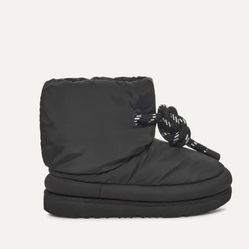 Classic Maxi Short  Kids UGG SIZE 1 