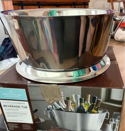 17” Diameter Double Walled Silver-Colored Beverage Tub