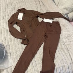 Lululemon Set Size 4 !!! Cerca De Dallas Mesquite!! Enviar Msj Solo Personas Serias 