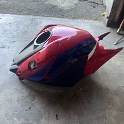 Honda Cbr1000rr Gas Tank Cover