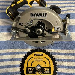 New Dewalt 7-1/4 Power Detect Brushless Xr Circular Saw $165